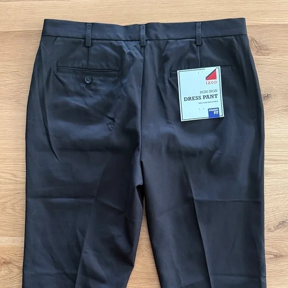 NWT Izod Men's Black Dress Pants - Classic Straight Fit - Picture 2 of 8